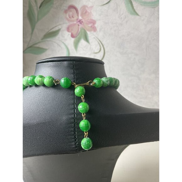 Green Bead Necklace With Marble Effect 17” Adjustable Womens Fashion Jewelry - Picture 4 of 4